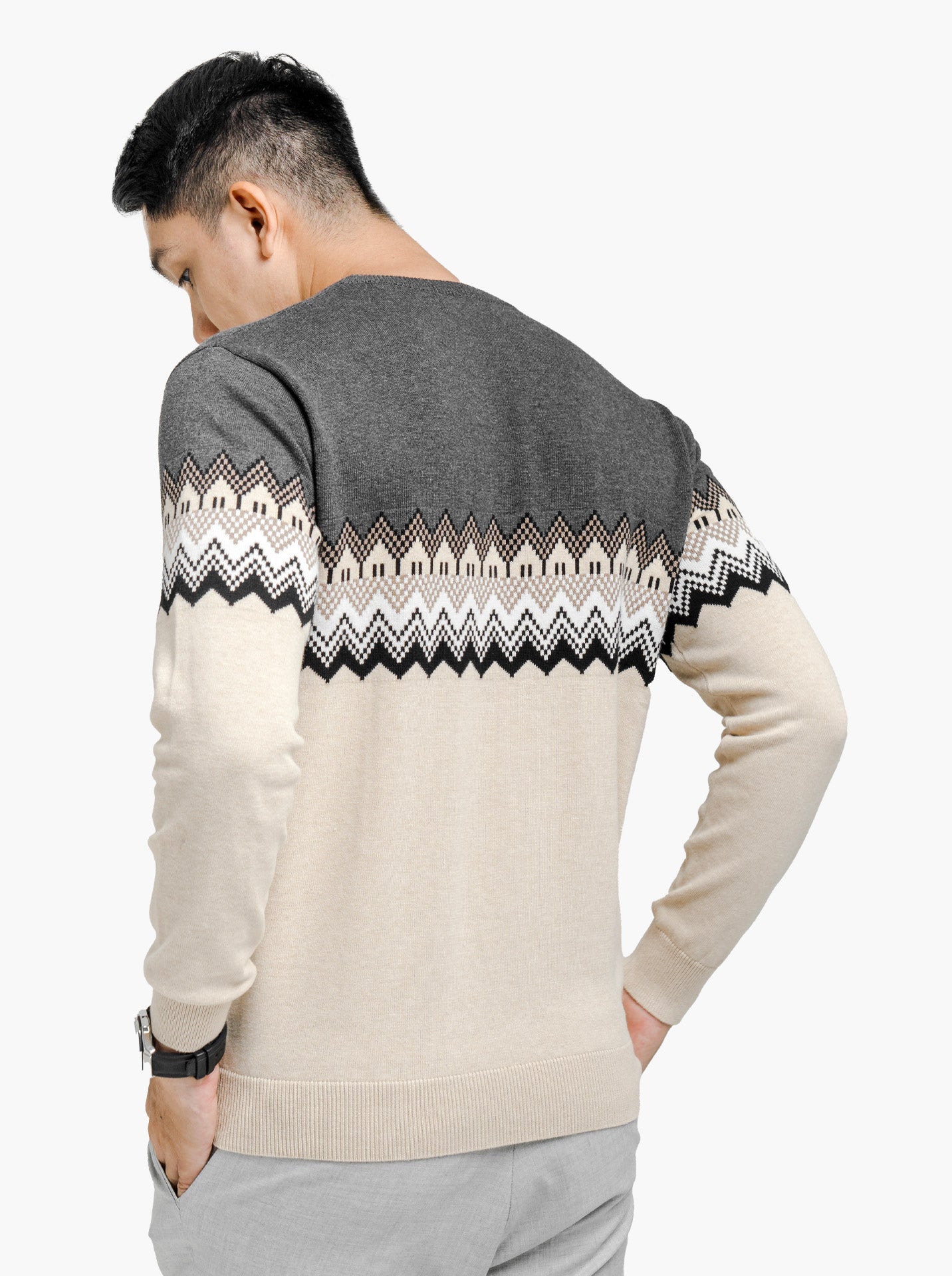 Crewneck-Aztec-Tribal-Knitwear-Gomuda