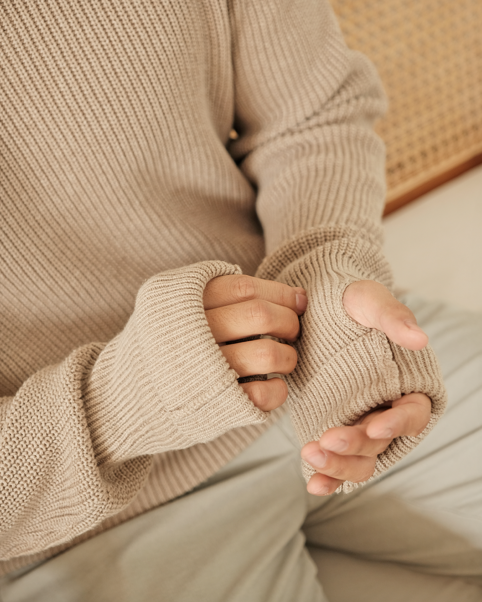 Oversized-Cord-Turtleneck-Thumb-Hole-Knitwear-Gomuda