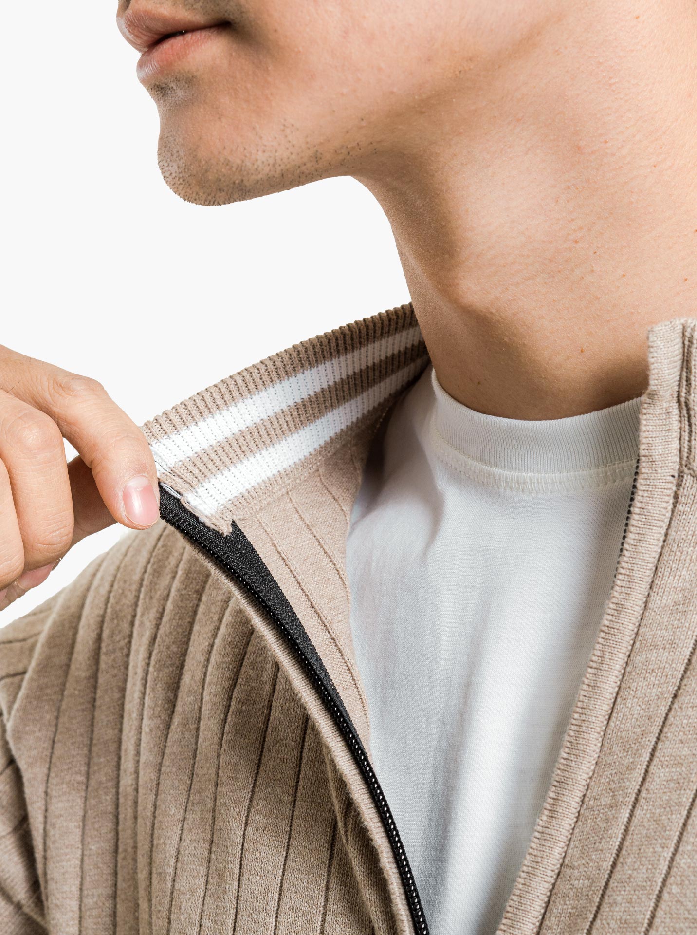 Sporty-Ribbed-Full-Zip-Neck-Knitwear-Gomuda