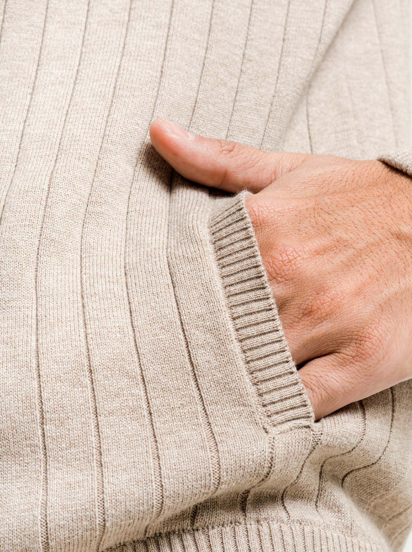 Sporty-Ribbed-Full-Zip-Neck-Knitwear-Gomuda