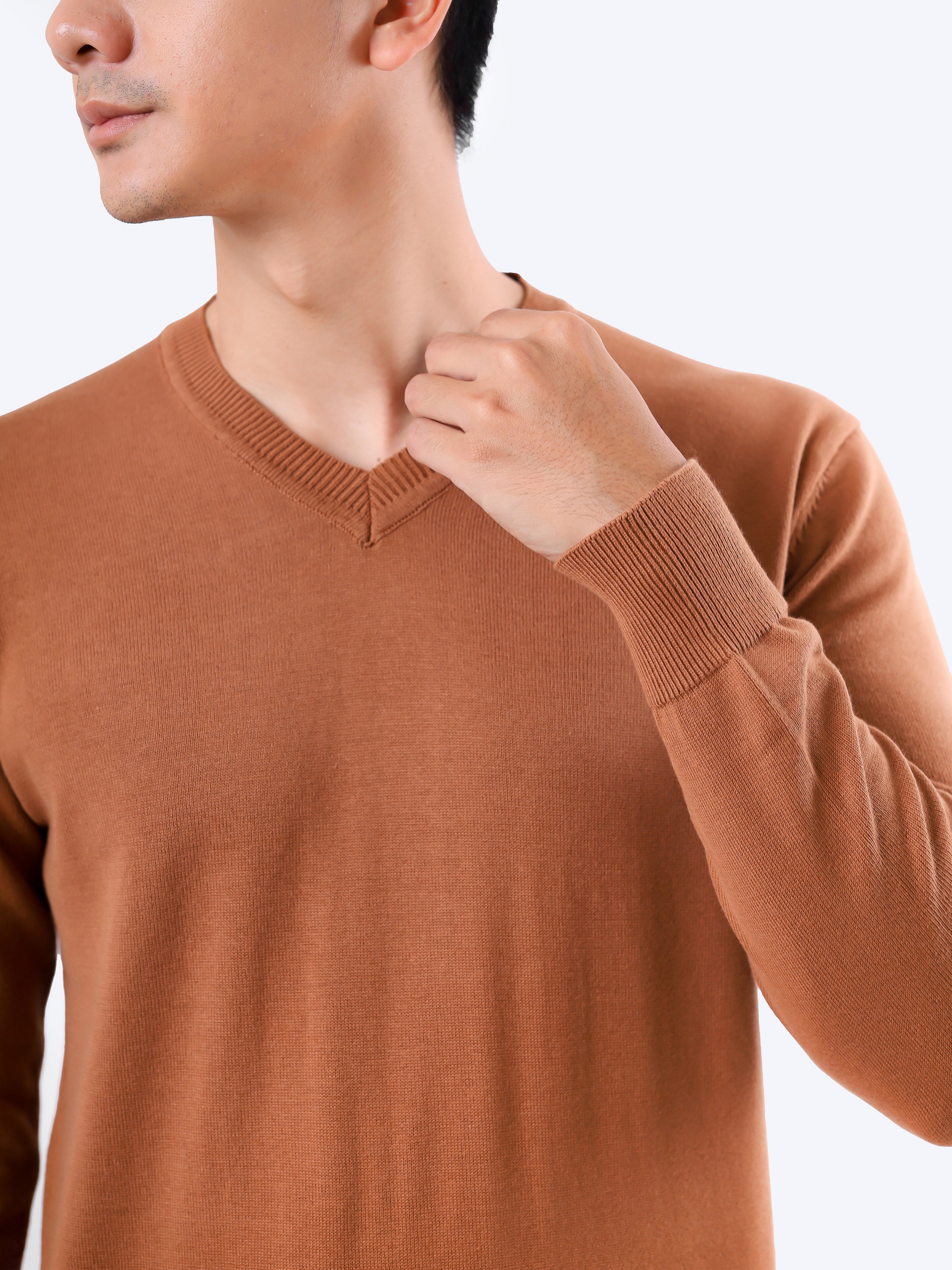 V-Neck-Knitwear-Gomuda