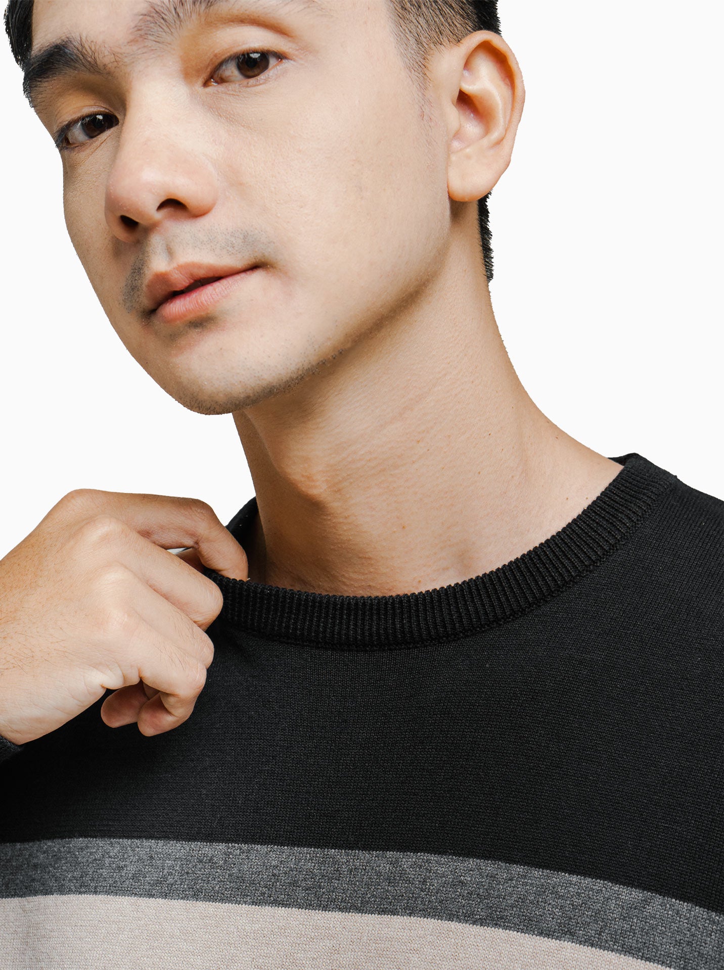 Crewneck-Stripe-Pongo-Knitwear-Gomuda