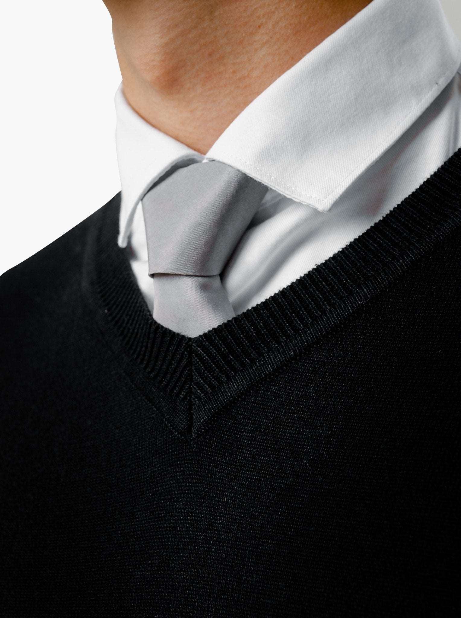 V-Neck-Knitwear-Gomuda