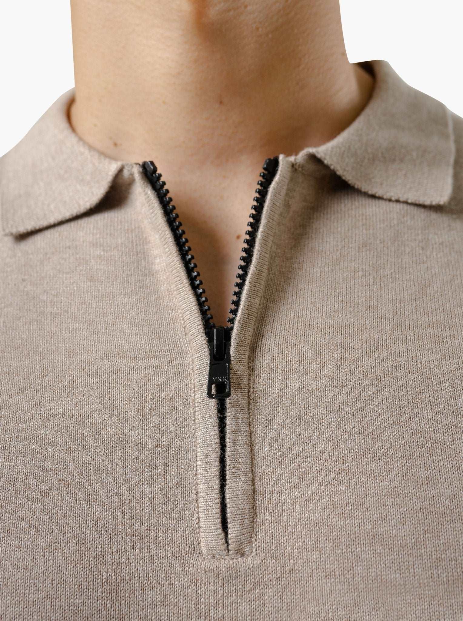 Polo-Zip-Neck-Knitwear-Gomuda